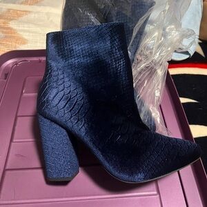 Elegant Navy Textured Heeled Boots